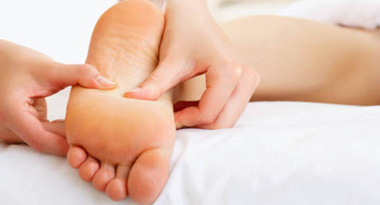 Фото к статье: Как сделать массаж ступней ног в домашних условиях
