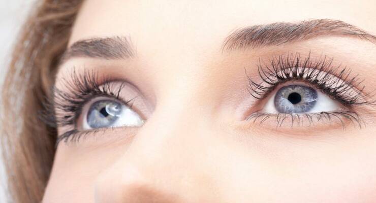 Фото к статье: 3 натуральных средства для ухода за кожей вокруг глаз