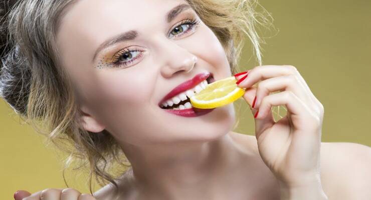 Фото к статье: Диастема: как избавиться от щели между передними зубами