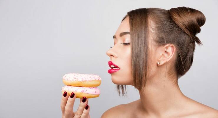 Фото к статье: 4 причины, почему вам так сложно отказаться от сладкого