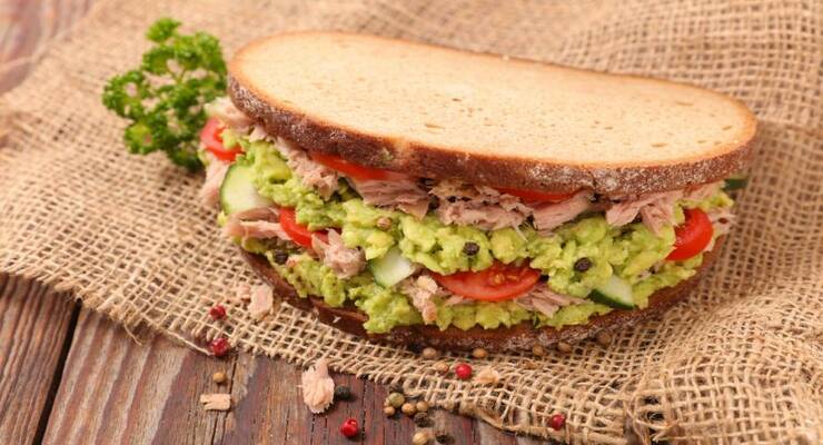 Фото к статье: 3 оригинальных и полезных сэндвича с консервированным тунцом