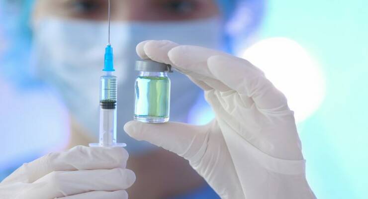 Фото к статье: 4 побочных эффекта вакцины от коронавируса, бояться которых не стоит