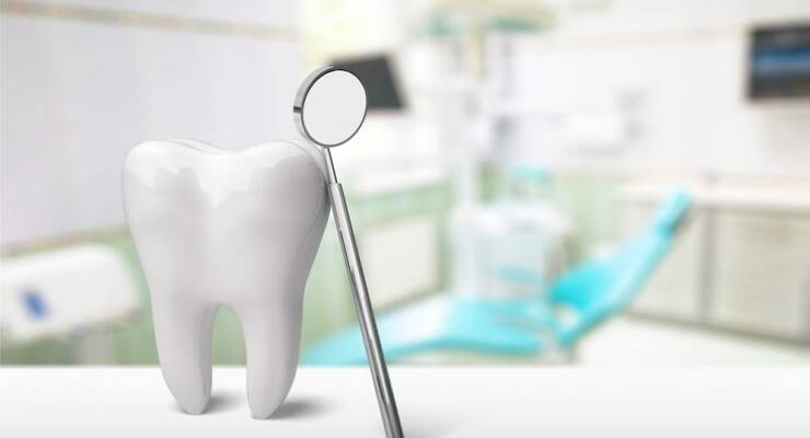 Фото к статье: Золотые зубы. Как понять, что в стоматологической клинике разводят на деньги
