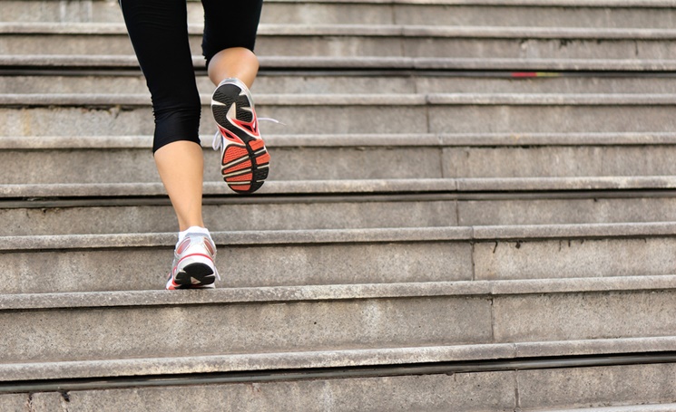 25-60 минут ходьбы по лестнице улучшат ваше здоровье