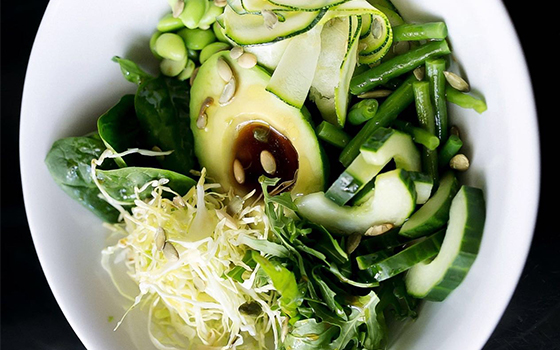 Рецепт дня: салат с киноа от шеф-повара Уильяма Чаабана
