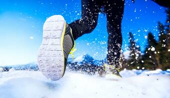 То дождь, то снег: как выбрать кроссовки для тренировок на улице