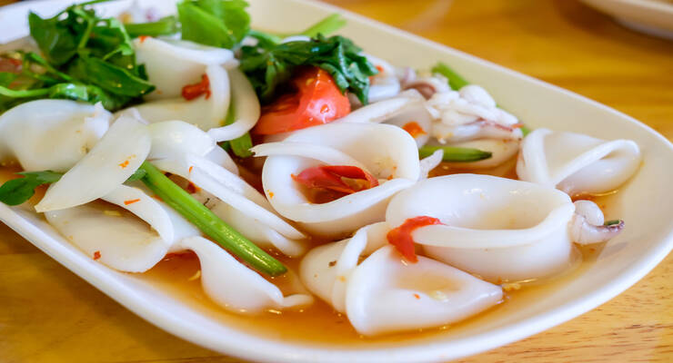 Фото к статье: Блюда с кальмарами: рецепты шеф-поваров