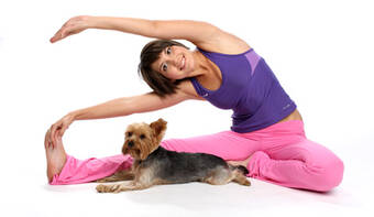 Анастасия Шелупец: зачем практиковать йогу в паре с собакой