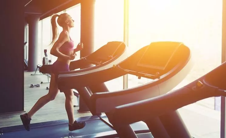 Как начать бегать на беговой дорожке, чтобы похудеть. Узнать больше Интервальная беговая тренировка — идеальный вариант для похудения