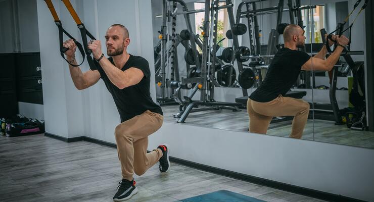 Комплекс упражнений для похудения на месяц — для тренировки дома и в тренажерном зале