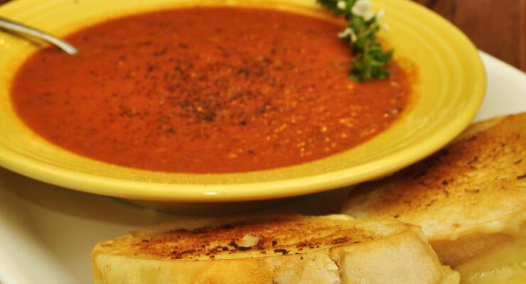 Рисовый суп с картофелем, помидором и чесноком рецепт – Русская кухня: Супы. «Еда»