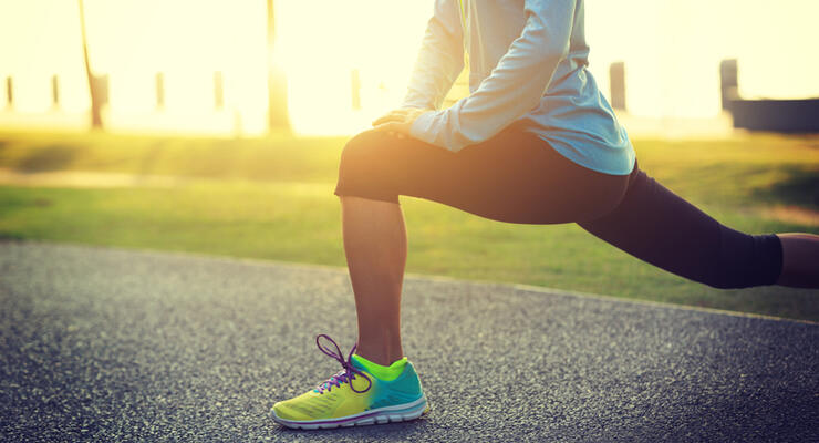 Фото к статье: 5 упражнений стретчинга для тех, у кого болят колени 