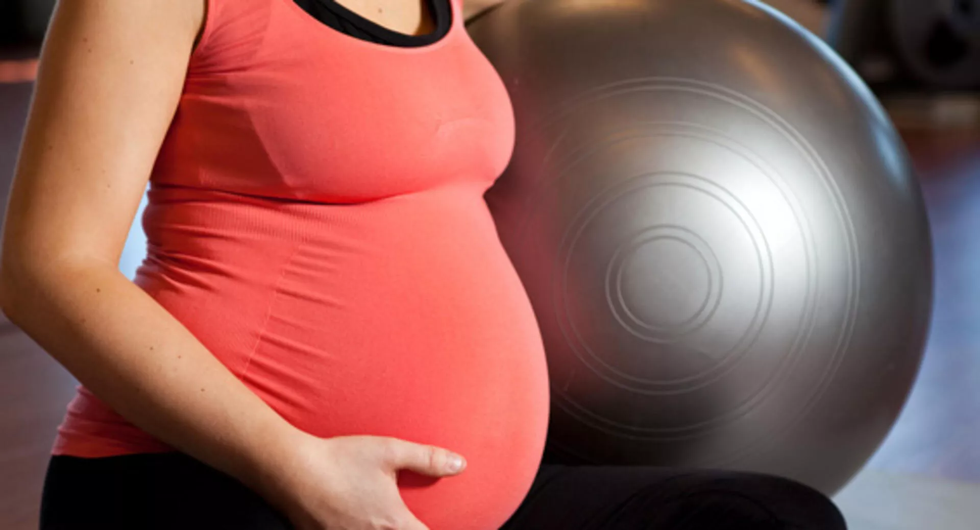 Фото к статье: Можно ли заниматься фитнесом во время беременности?