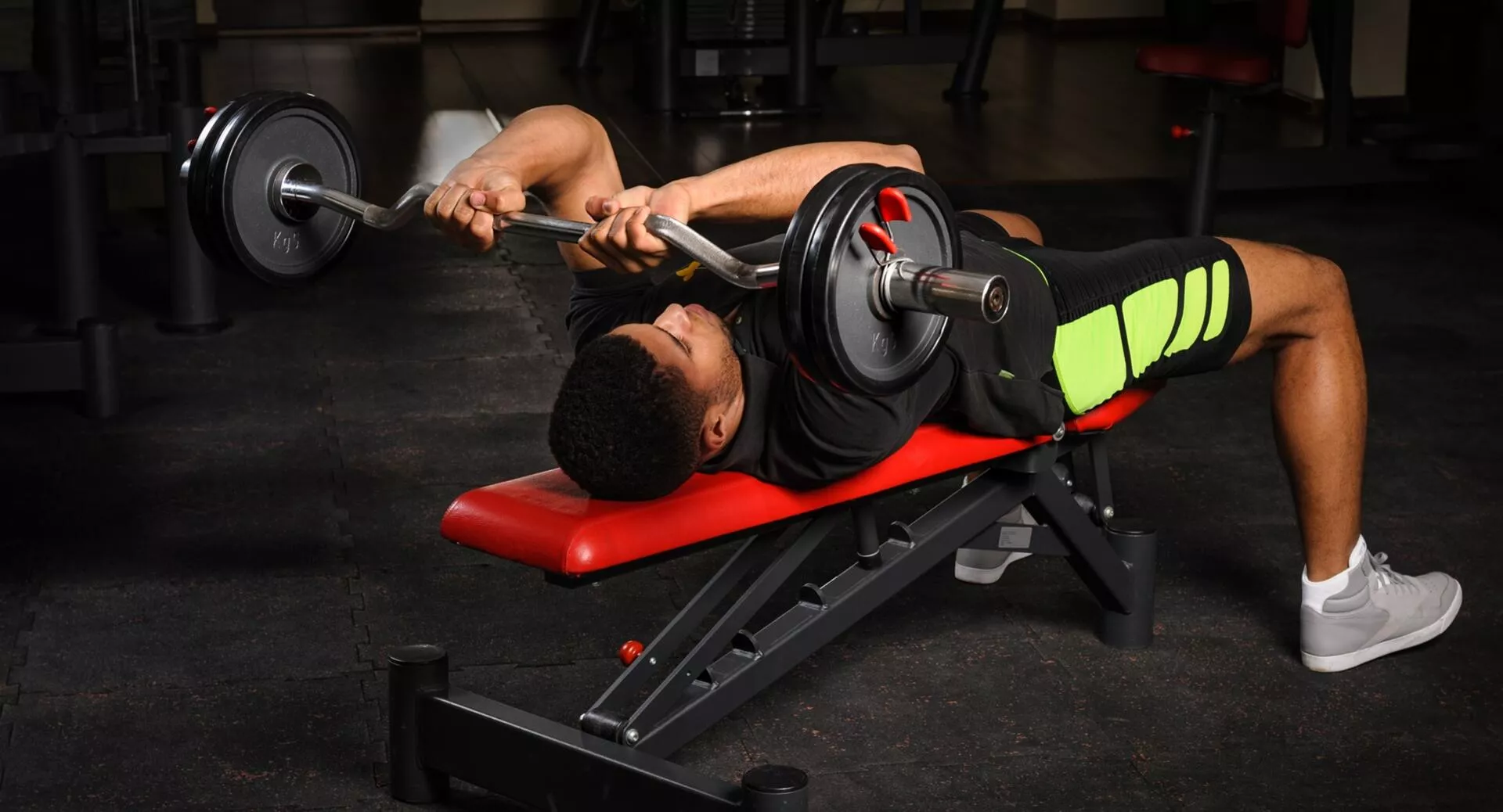 Фото к статье: Французский жим: техника выполнения и советы тренера (видео)