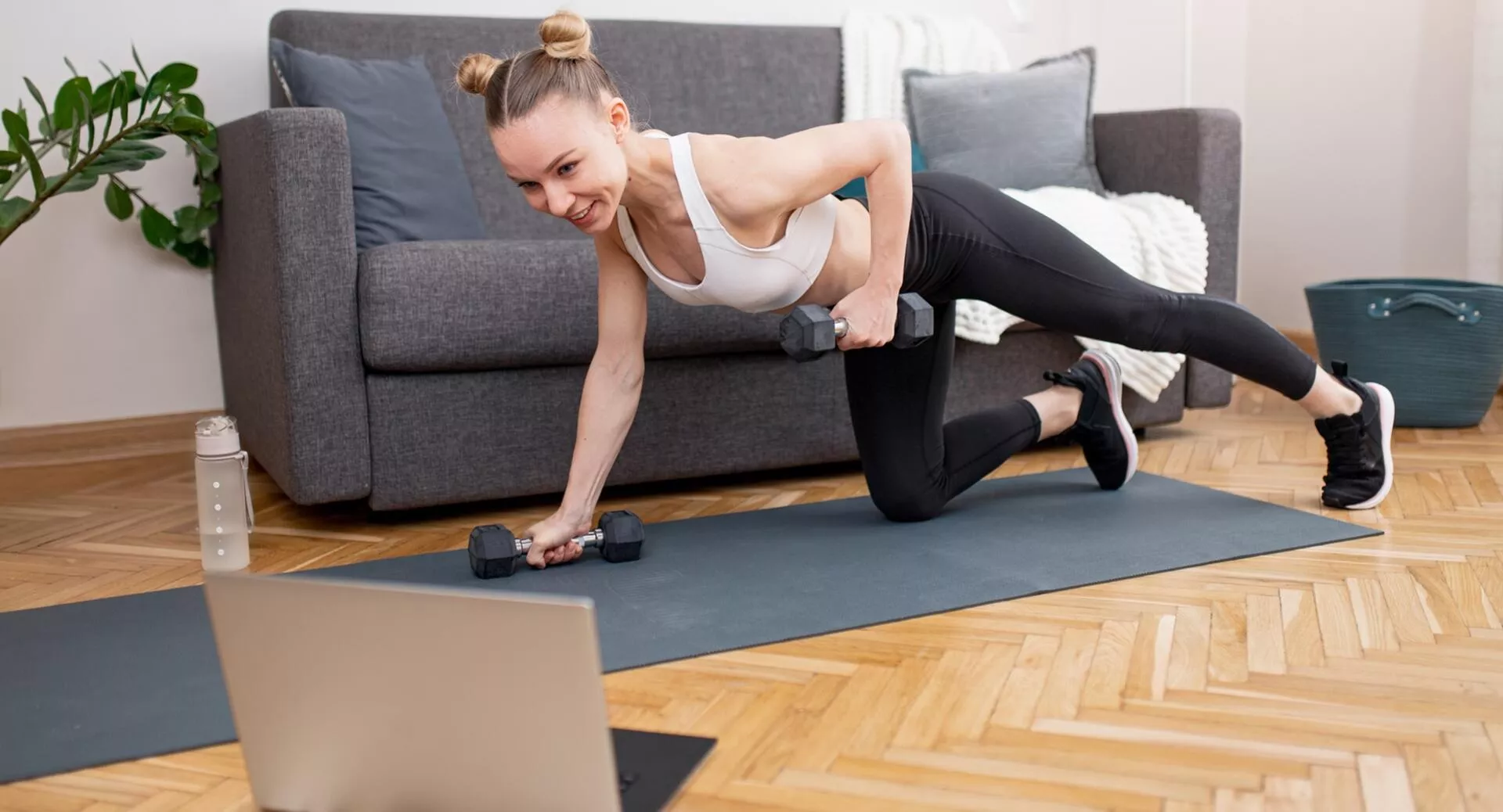 Фото к статье: Домашняя программа на все тело для тех, кто не хочет идти в зал (видео)