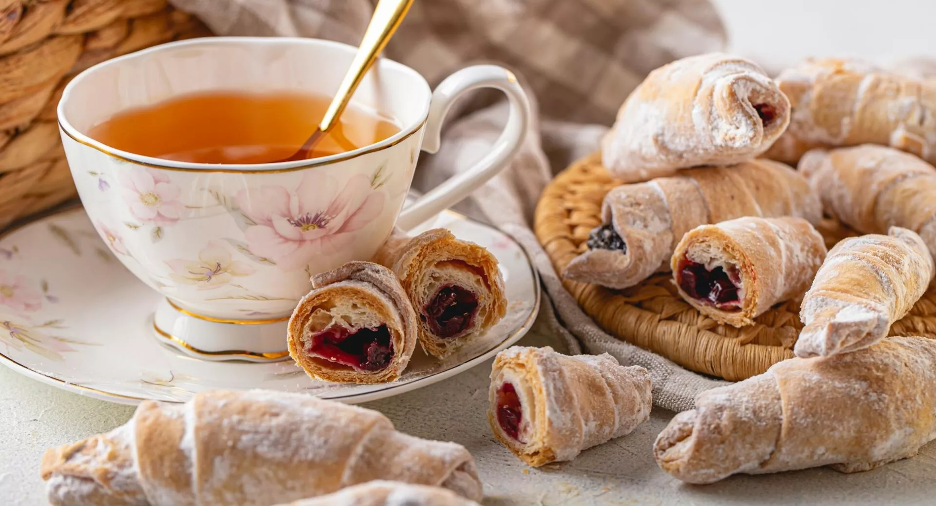 Фото к статье: Выпечка к чаю: простые и вкусные ПП-рецепты десертов для здоровья и похудения