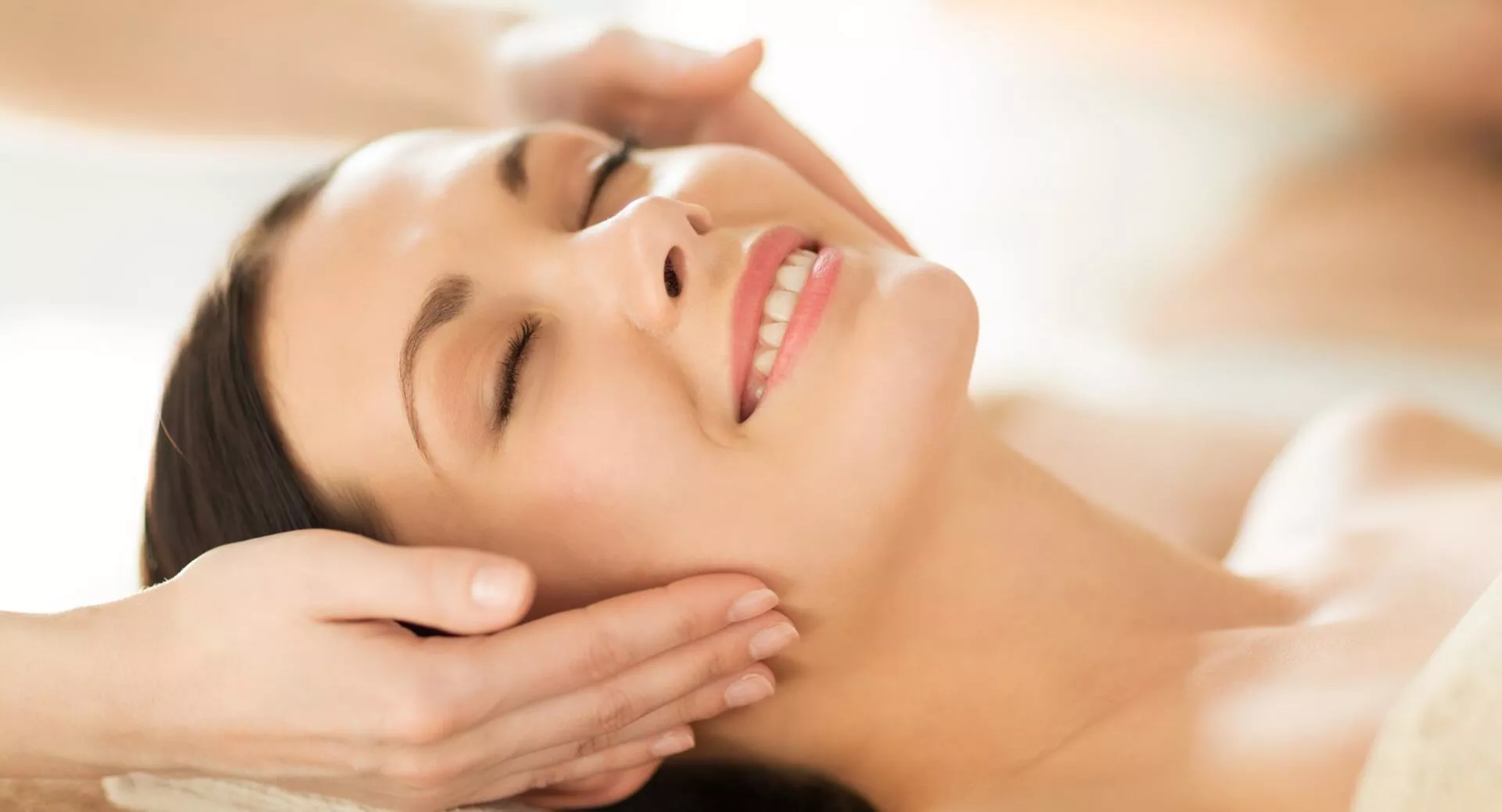 Фото к статье: Массаж Асахи для омоложения лица: пошаговая инструкция 