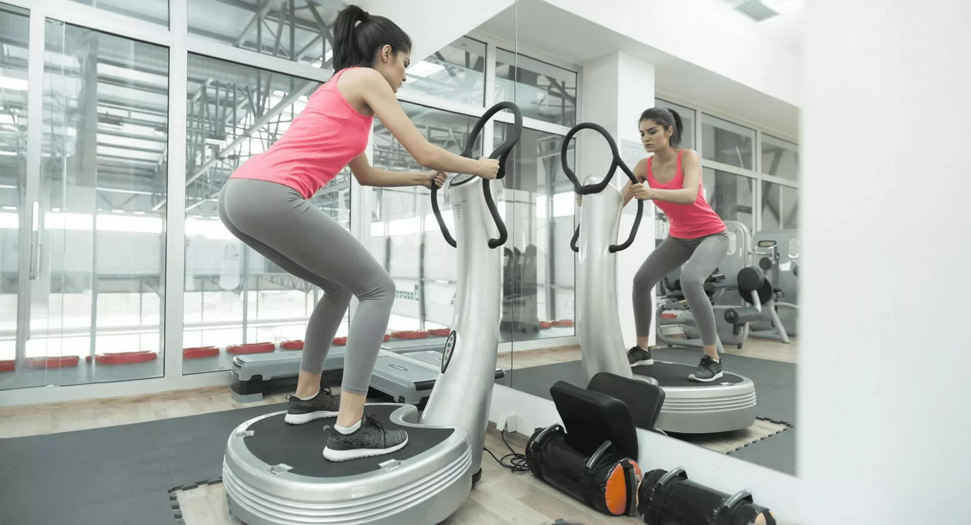 Фото к статье: Виброплатформа: правда и мифы о популярном фитнес-тренде 