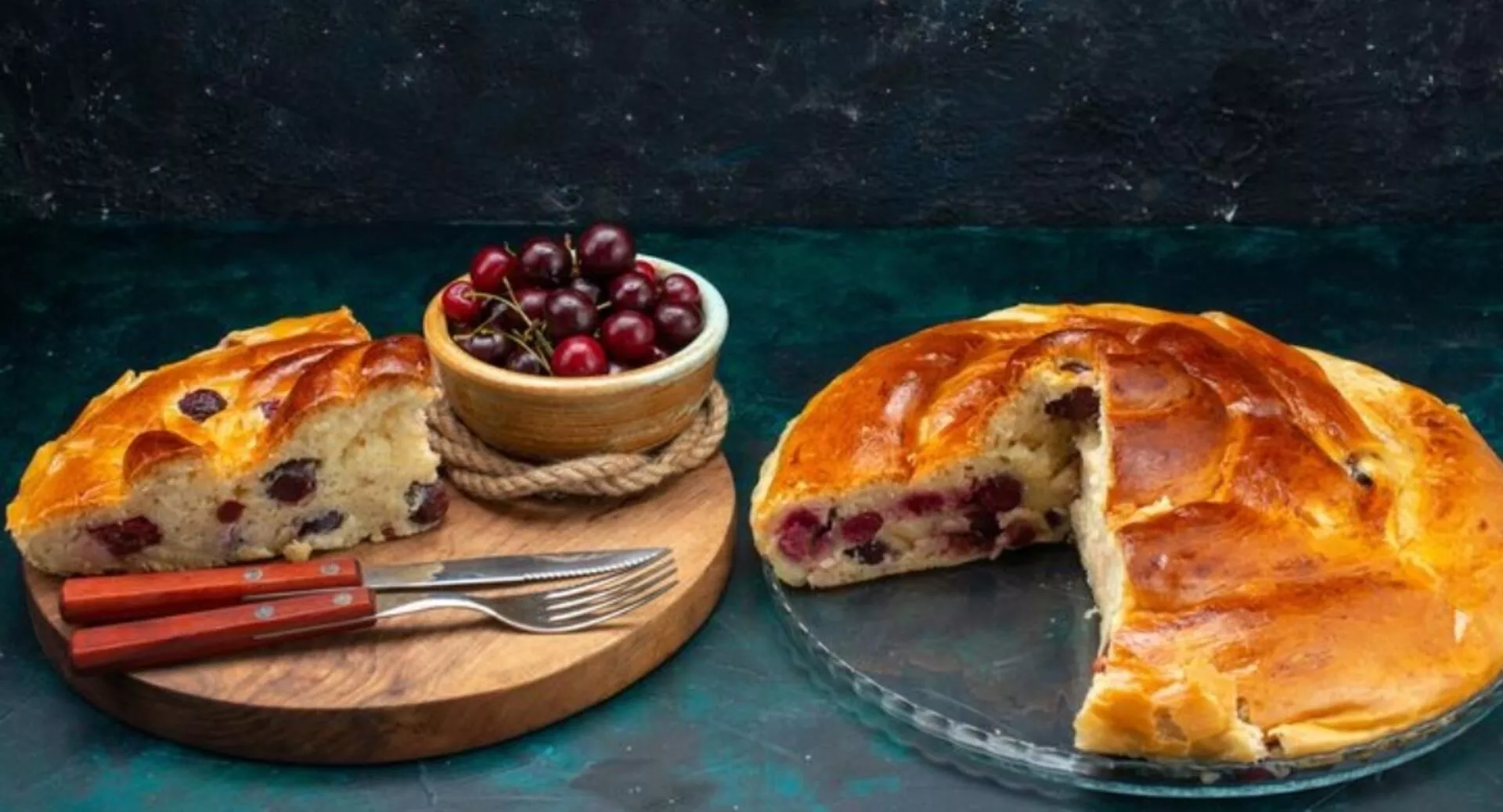 Фото к статье: Нежный пирог на кефире с ягодами: впечатляющий вкус и простота приготовления (рецепты)